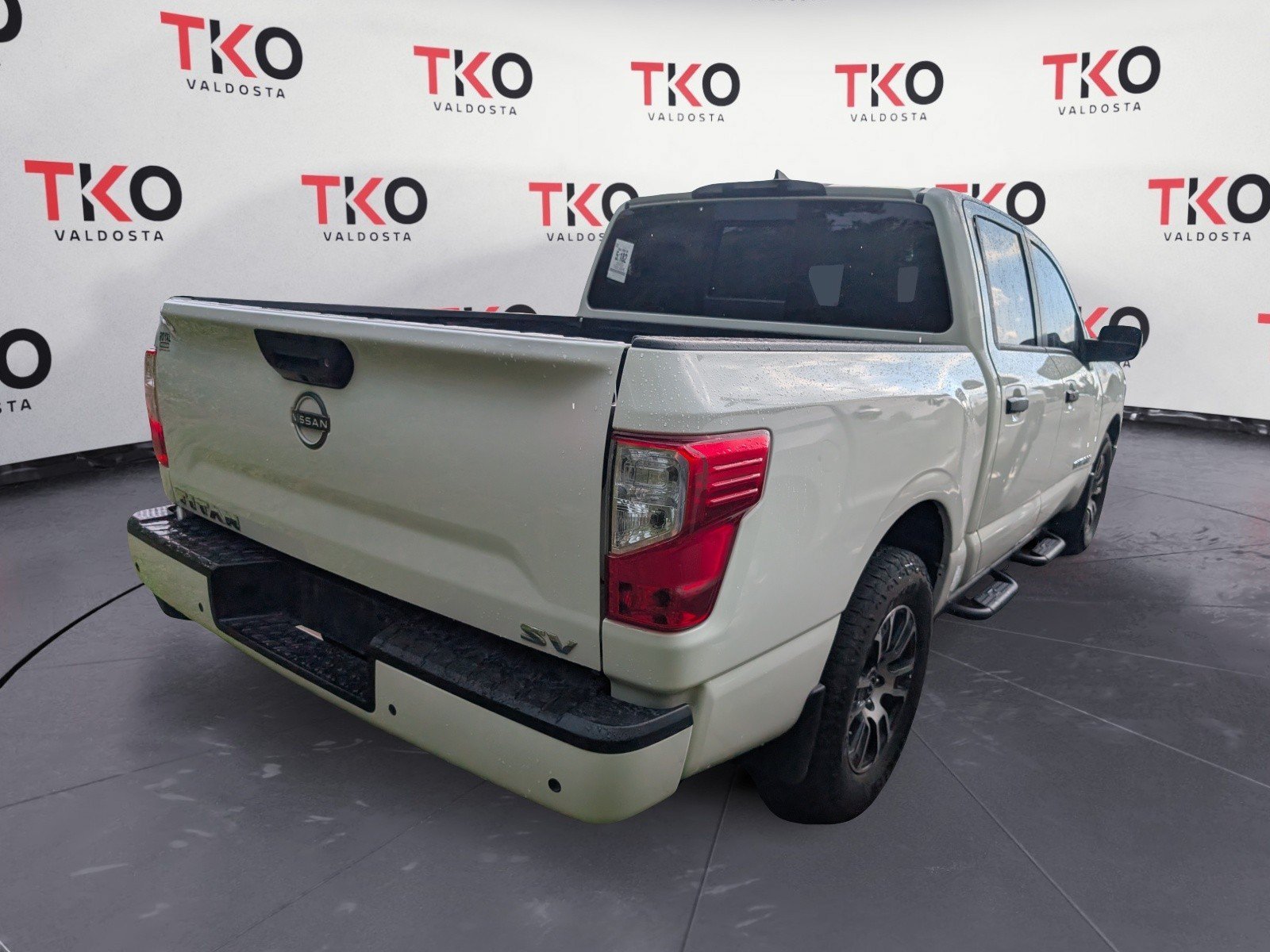 Used 2023 Glacier White Nissan SV image 2