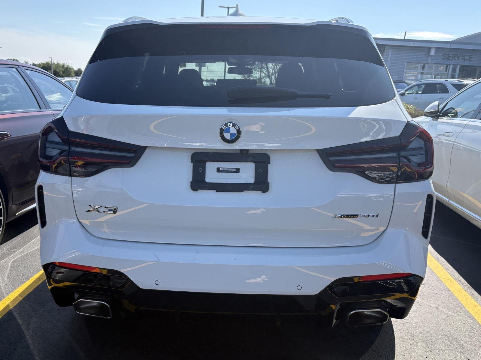 Used 2023 Alpine White BMW xDrive30i image 5