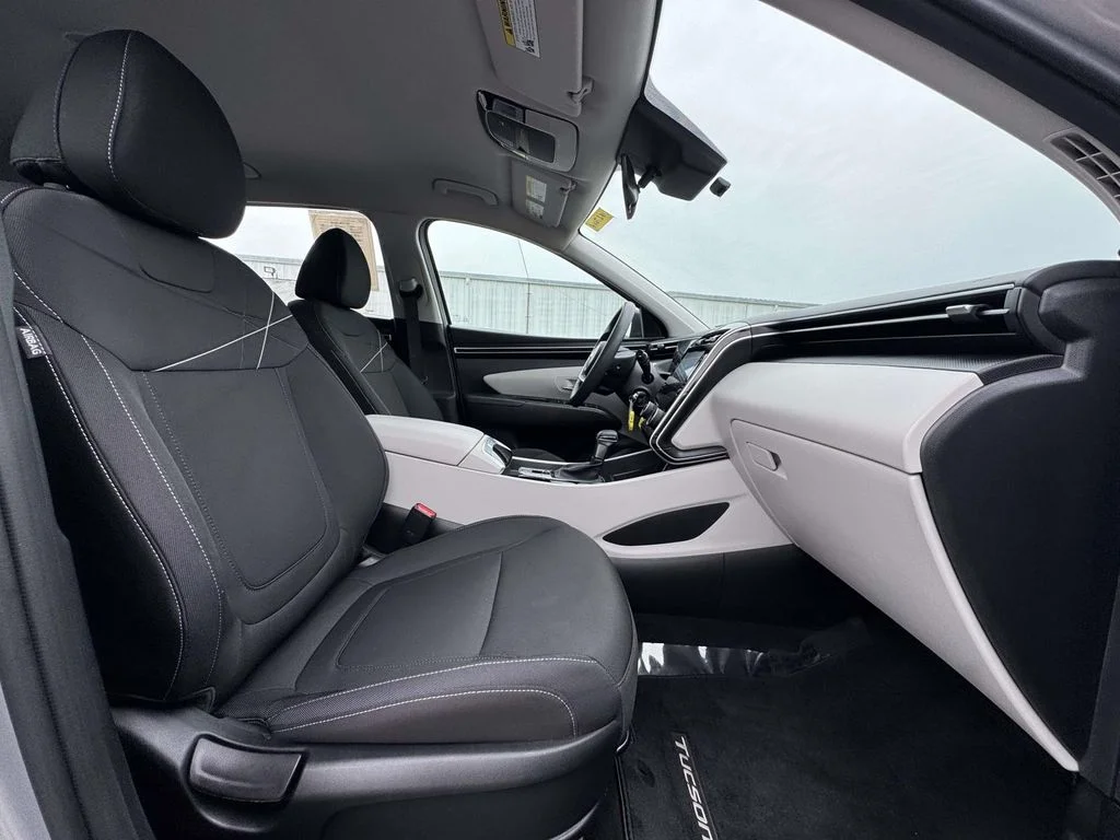 Used 2024 Silver Hyundai SE image 15