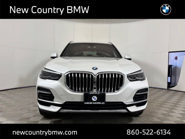 Used 2023 Mineral White Metallic BMW xDrive40i image 2