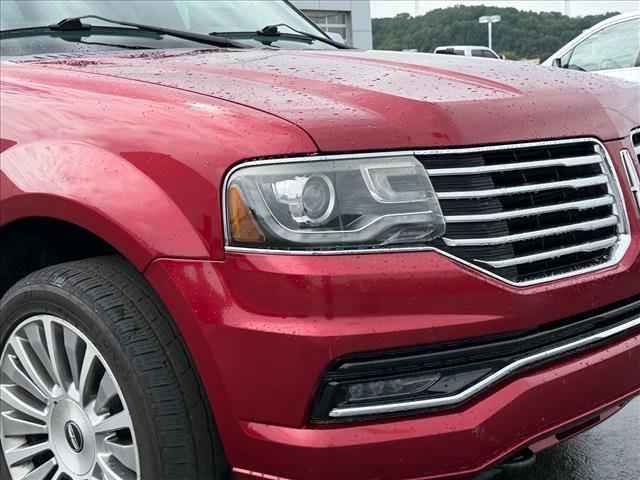 Used 2016 Ruby Red Metallic Tinted Clearcoat Lincoln Reserve image 8