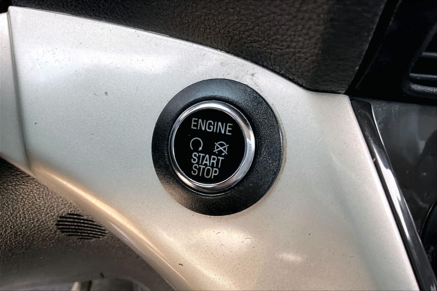 Used 2015 White Platinum Metallic Tri-Coat Ford SEL image 30