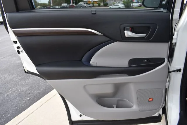 Used 2015 White Toyota Limited image 14