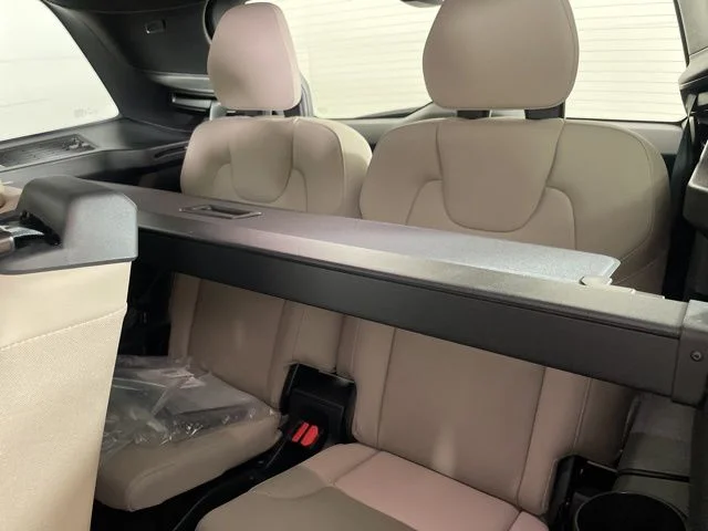 2025 Volvo XC90 Core - Photo 42