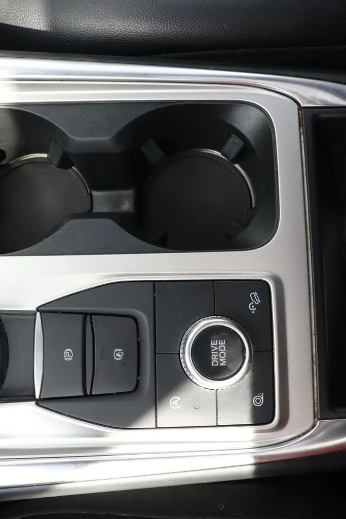 Used 2020 Blue Ford Limited image 21