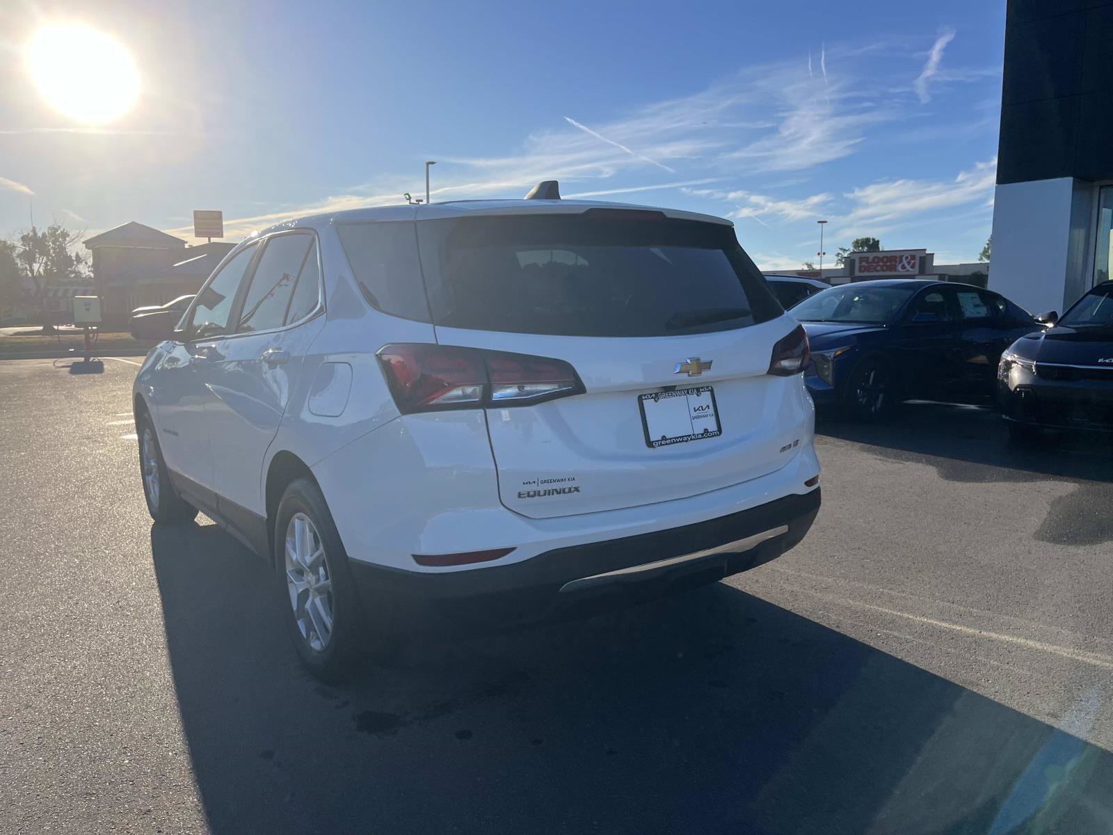 Used 2024 Summit White Chevrolet LT image 5