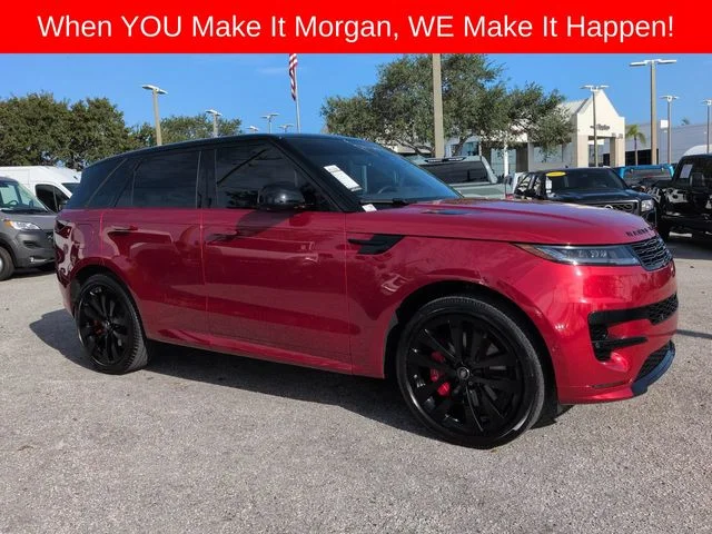 Used 2025  Land Rover Dynamic SE image 3