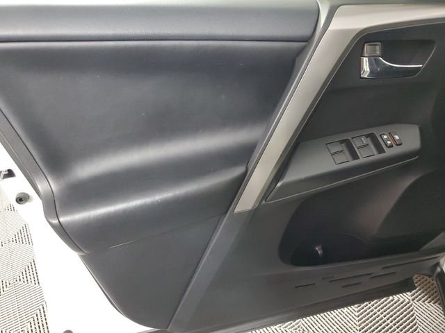 Used 2017 White Toyota XLE image 19