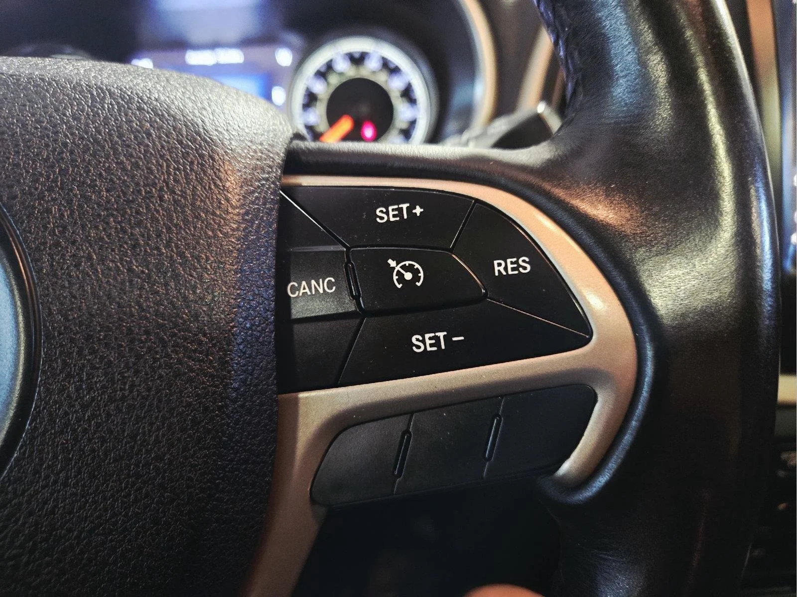 Used 2014 Brilliant Black Crystal Pearlcoat Jeep Limited image 29