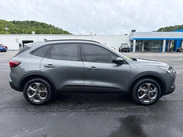 Used 2025 Gray Ford ST-Line image 9