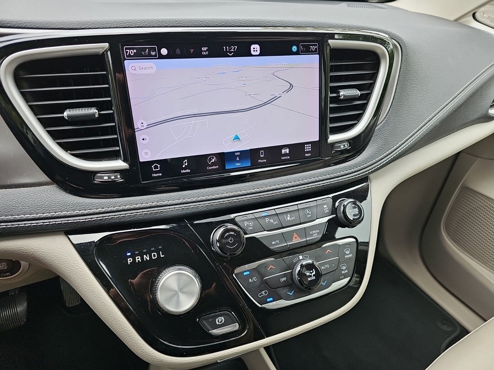 Used 2021 Luxury White Pearlcoat Chrysler Touring L image 21