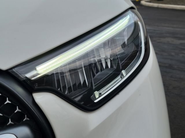 Used 2023 White Mercedes-Benz GLC 300 image 10