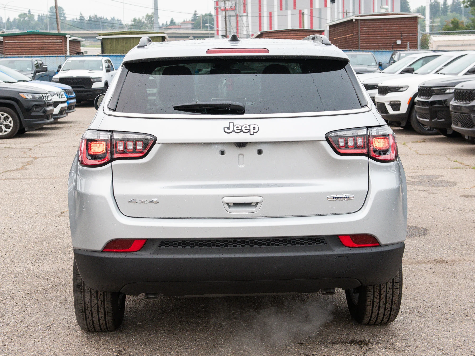 New 2025 Silver Jeep North* 4x4, Panoramic Sunroof, Heated Seats/Wheel, Wireless Charging Pad image 4