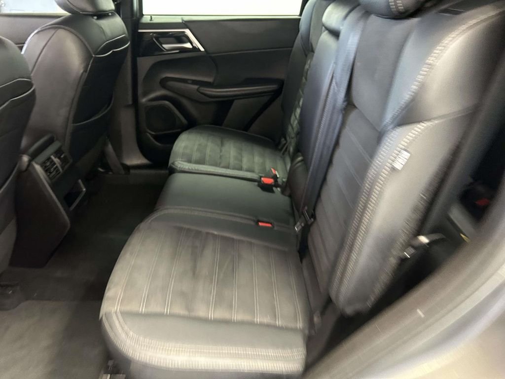 Used 2023 Gray Mitsubishi SE Special Edition image 15