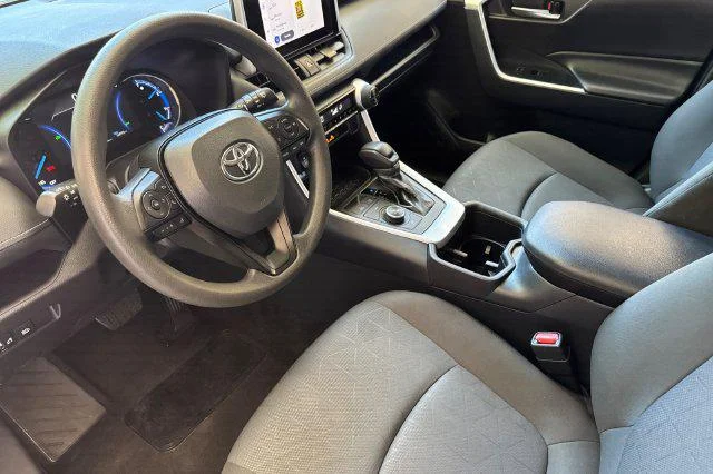 Certified Used 2025 SILVER SKY METALLIC Toyota  image 11
