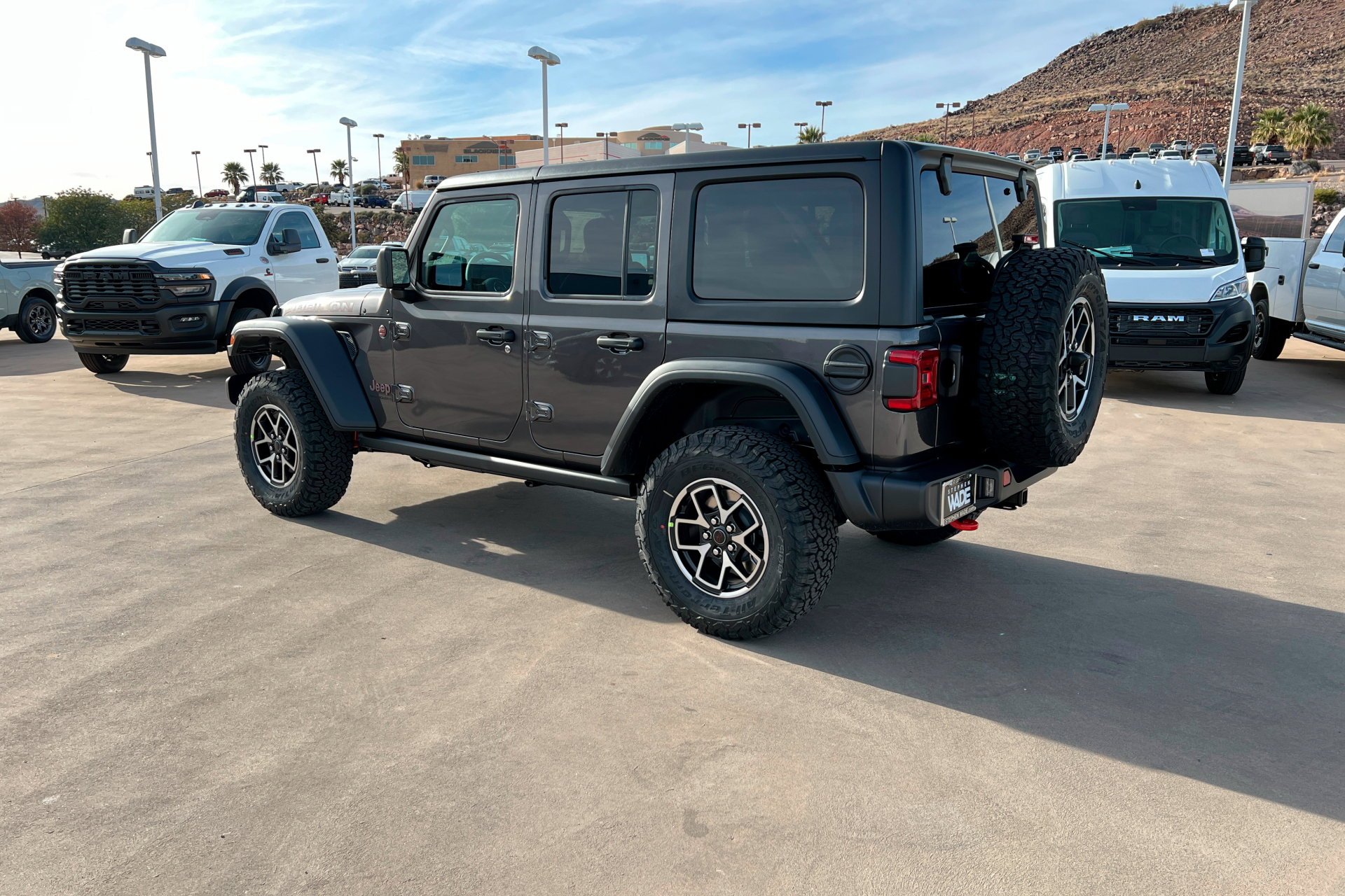 New 2026 Granite Crystal Metallic Clear-Coat Exterior Paint Jeep Rubicon image 3