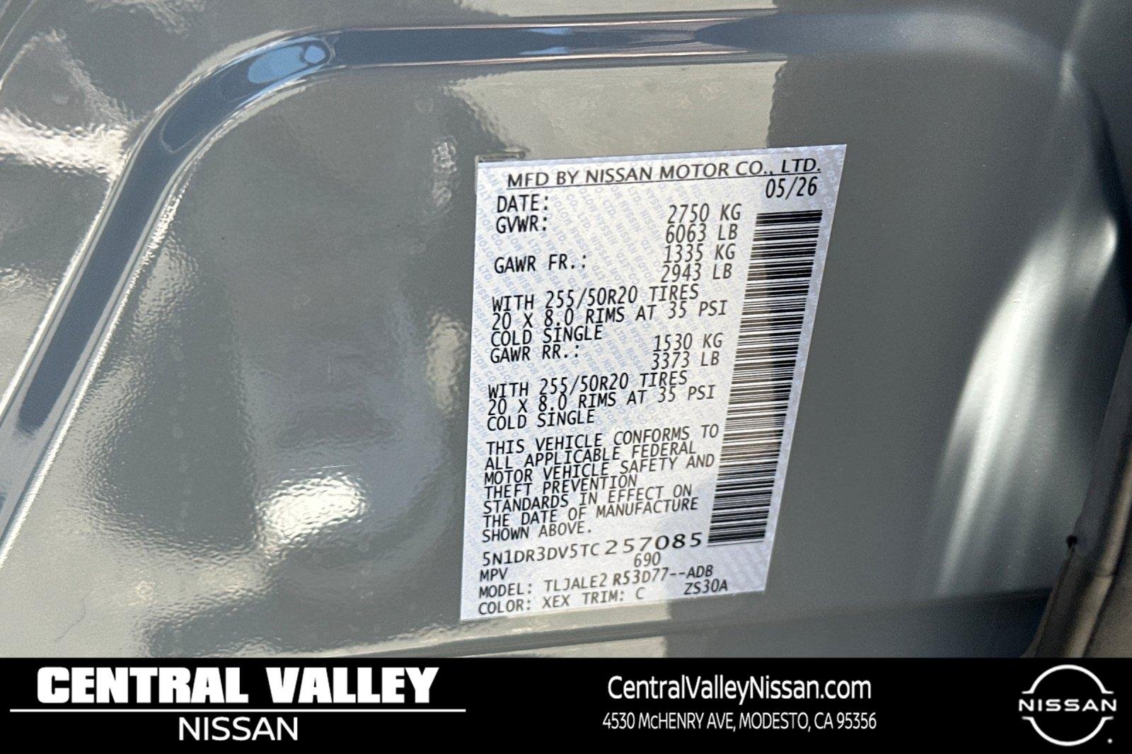 New 2026 Boulder Gray Pearl/Super Black Nissan Platinum image 28
