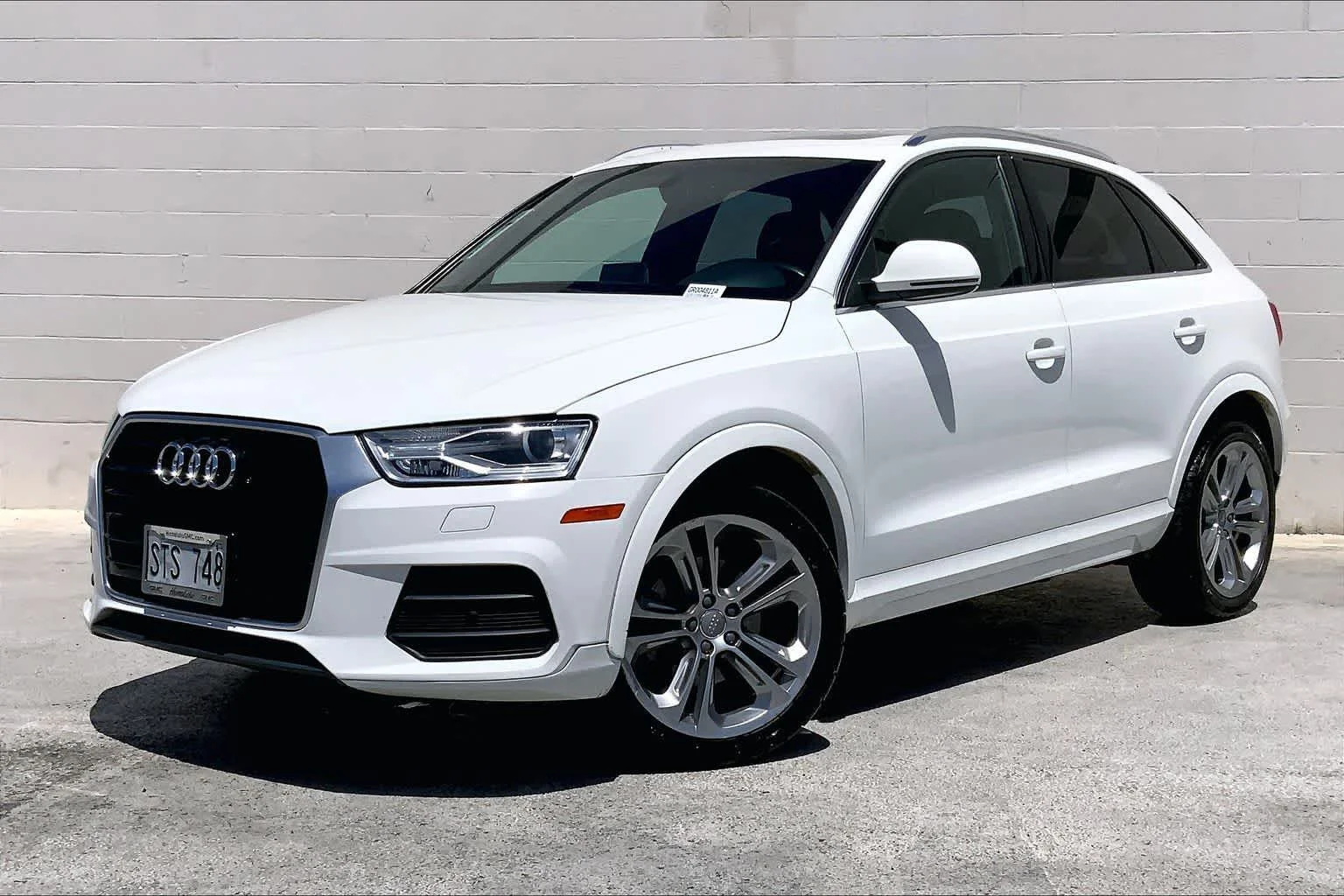 2016 Audi Q3 2.0T FWD tiptronic Premium Plus's photo