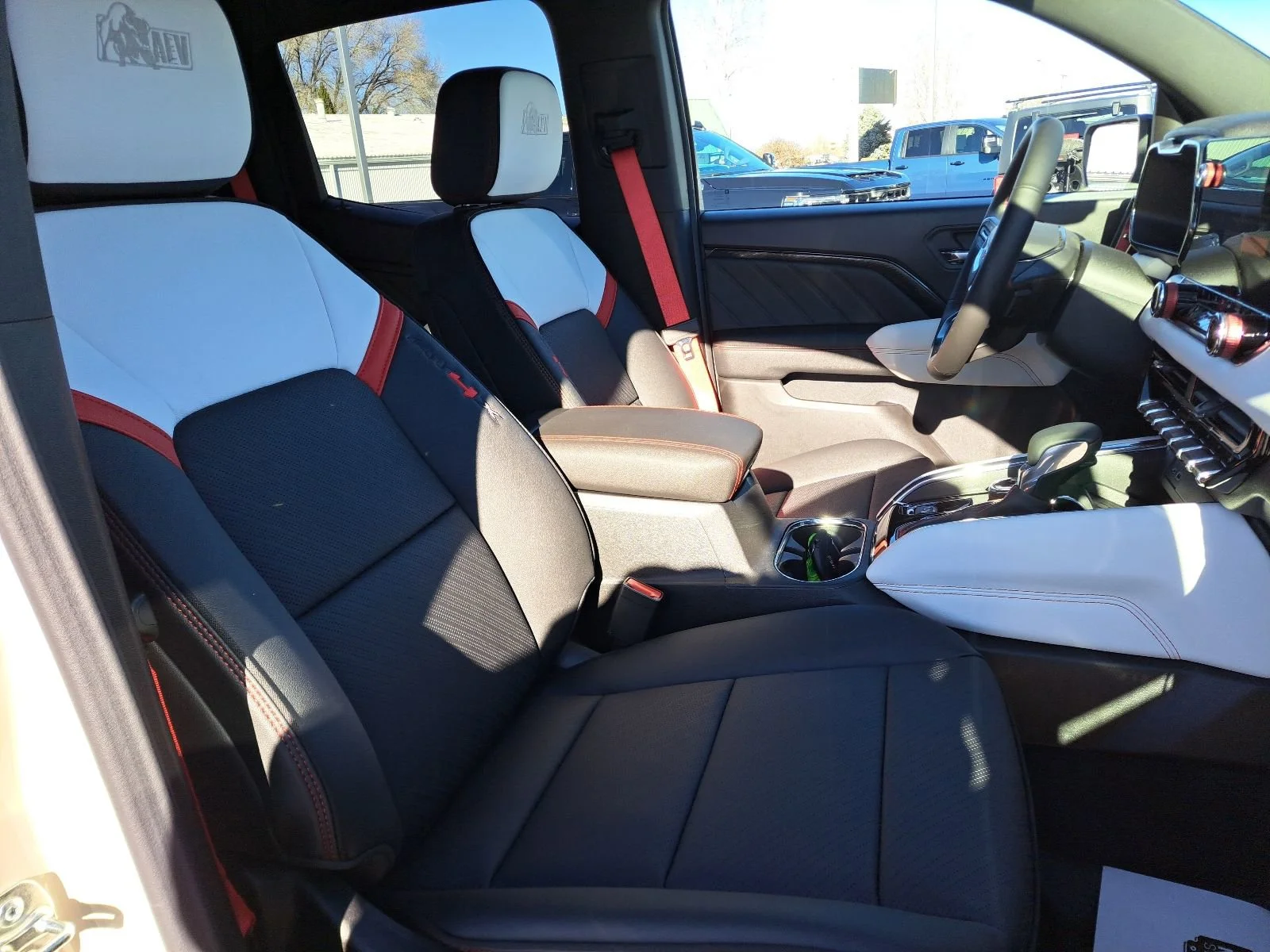2026 GMC Canyon AT4X - Photo 33