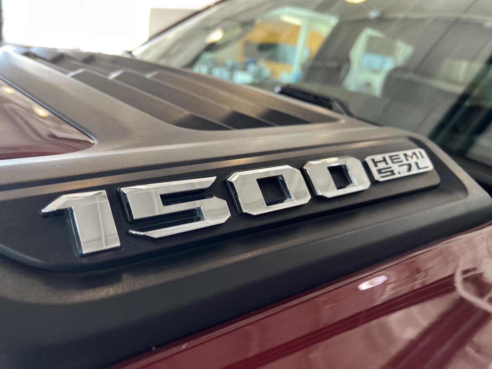 Used 2019 Delmonico Red Pearlcoat Ram Laramie image 5