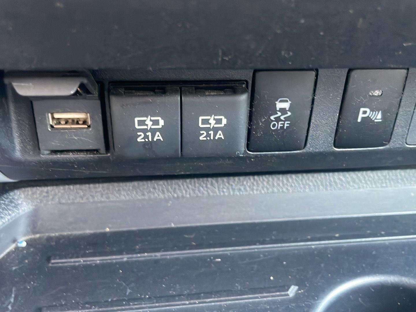 Used 2020 Voodoo Blue Toyota SR5 image 7