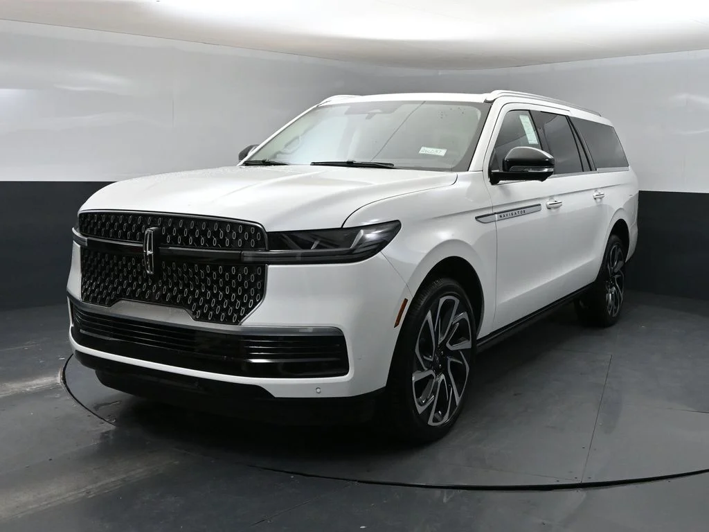 New 2026 White Lincoln Reserve image 5