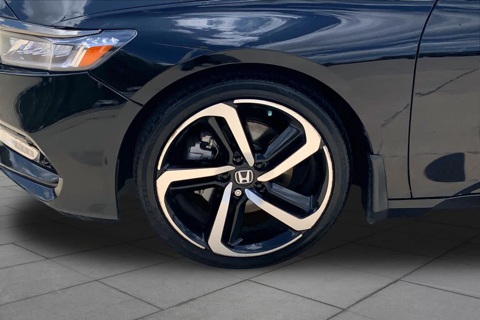 Used 2020 Crystal Black Pearl Honda Sport image 10