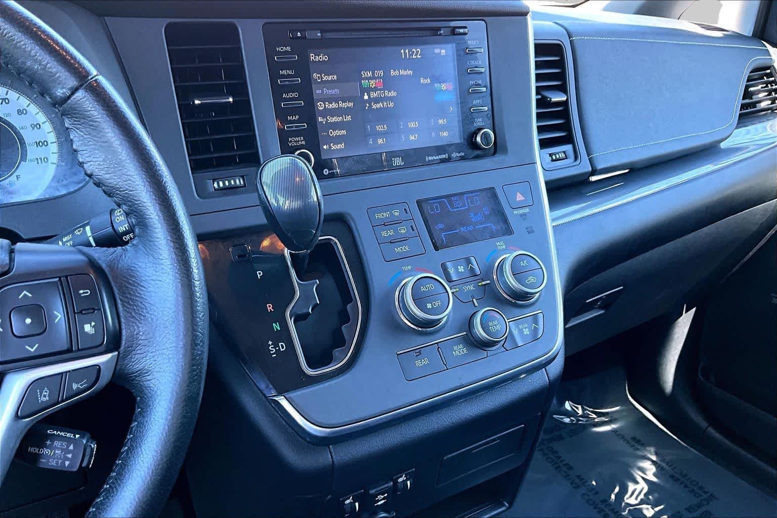 Pre-Owned 2019 Toyota Sienna SE