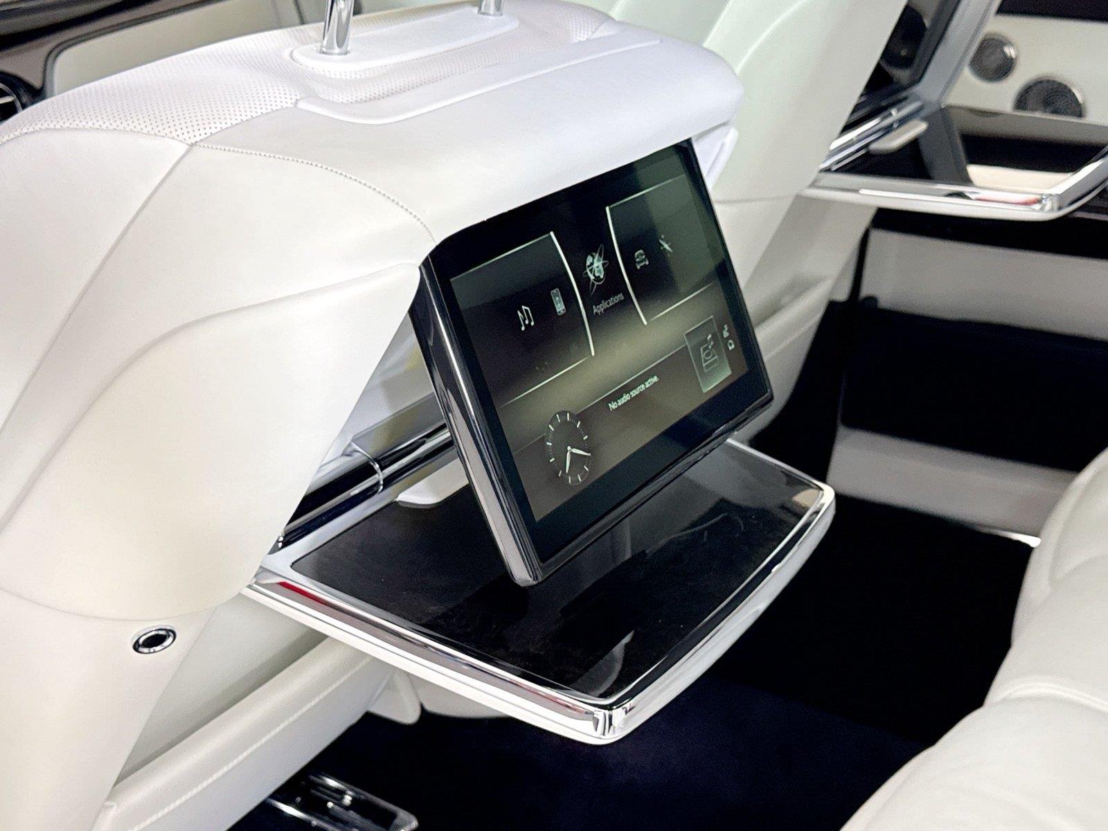 Used 2023 Jubilee Silver Rolls-Royce  image 27