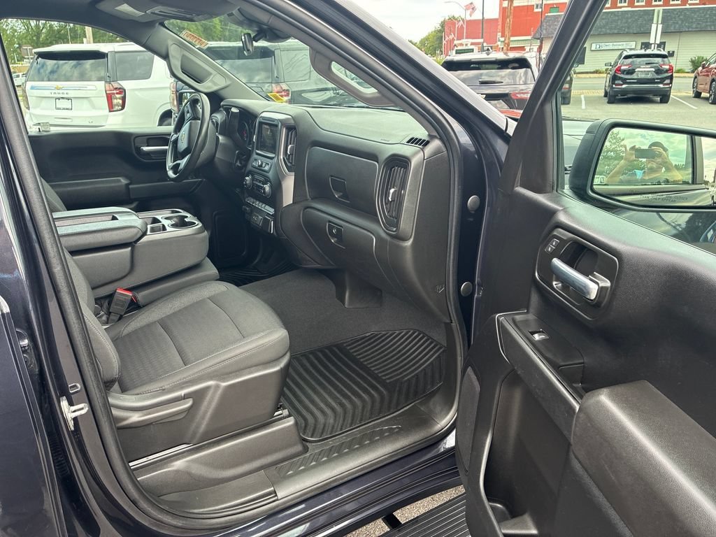 Used 2023 DARK ASH METALLIC Chevrolet Custom image 32