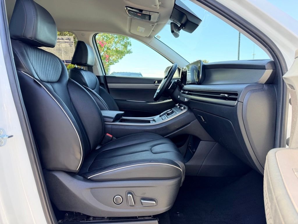 Used 2024 White Hyundai SEL image 11