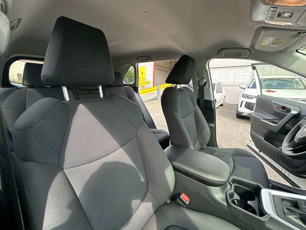 Used 2019 White Toyota LE image 34