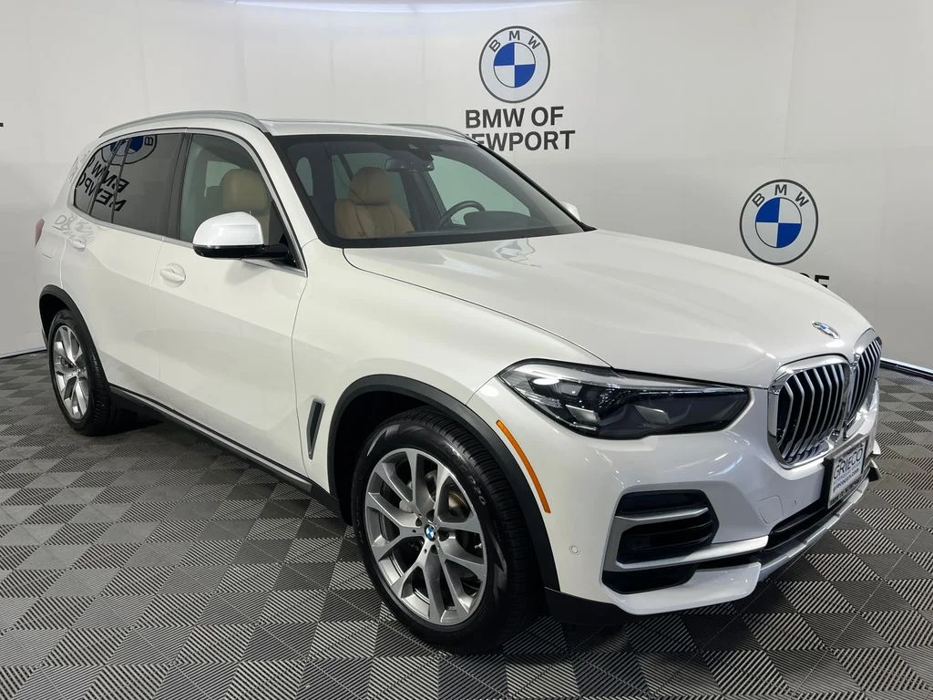 Used 2023 White BMW xDrive40i image 1