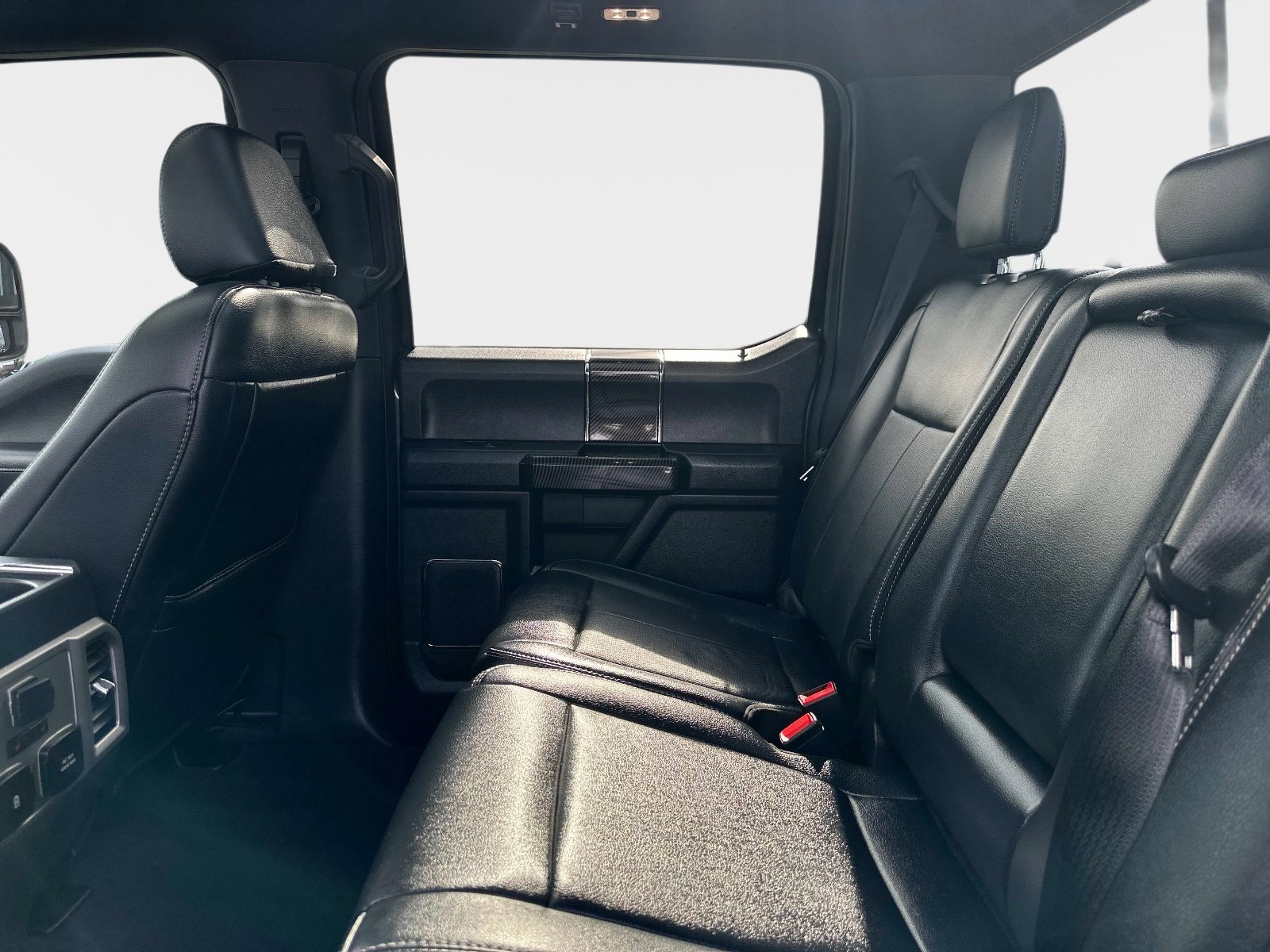 Used 2022 Gray Metallic Ford Lariat image 17