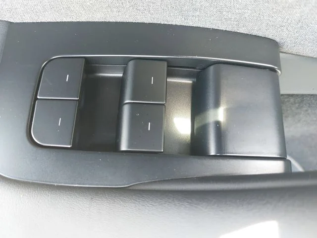 Used 2025 White Tesla Long Range image 28