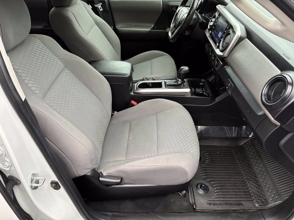 Used 2023 White Toyota SR5 image 29