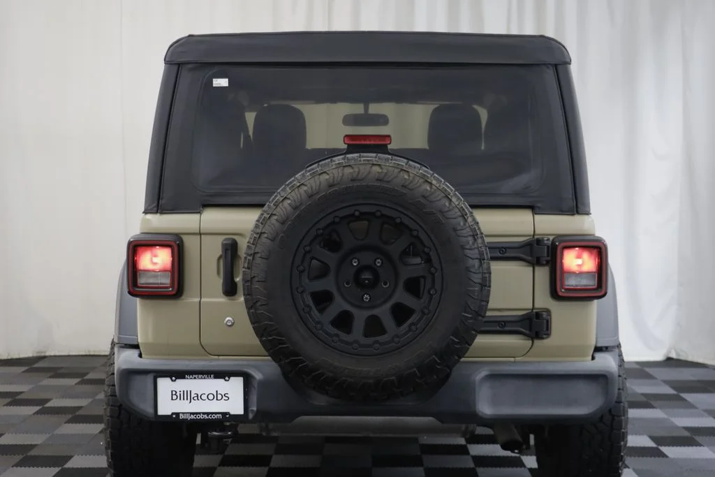 Used 2019 Bikini Pearlcoat Jeep Sport S image 15