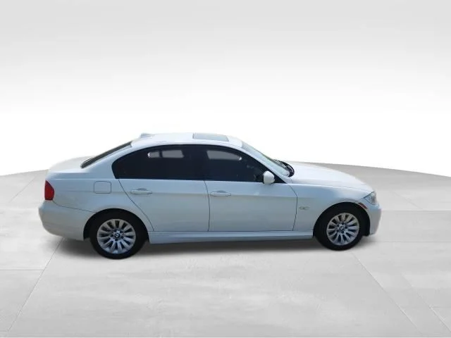 Used 2009 White BMW 328i image 2