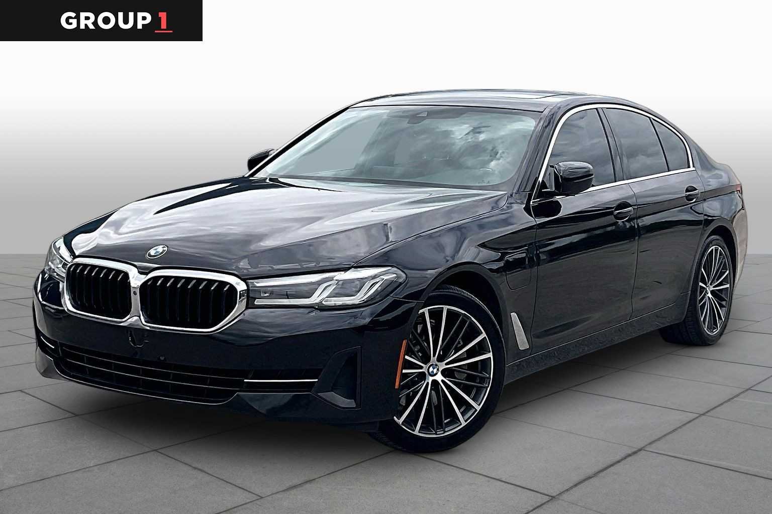 2021 BMW 5 Series 530e iPerformance Sedan's photo