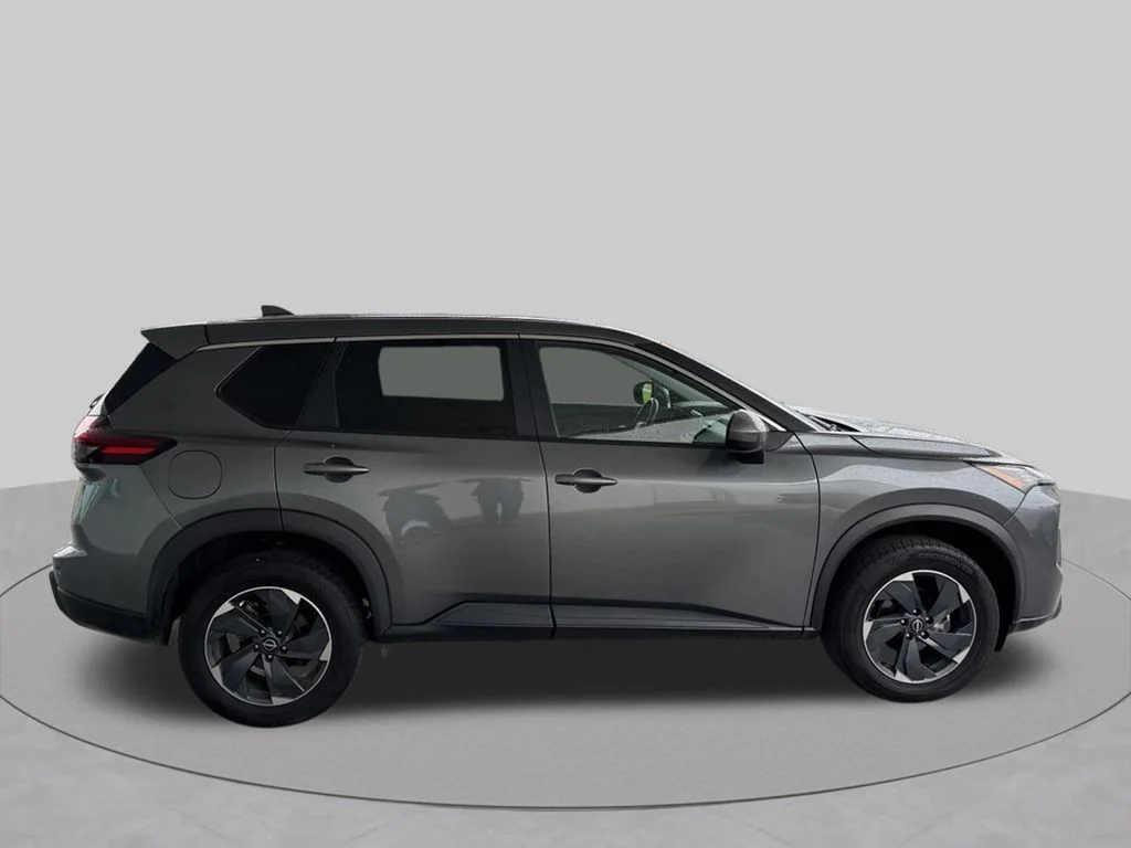 Used 2025 Gray Nissan SV image 6