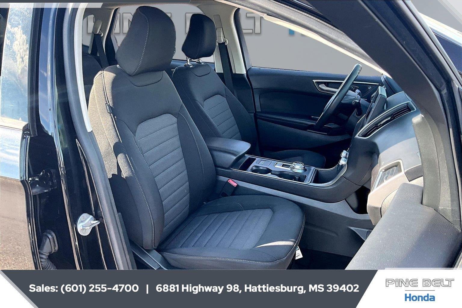 Used 2022 Agate Black Ford SE image 6