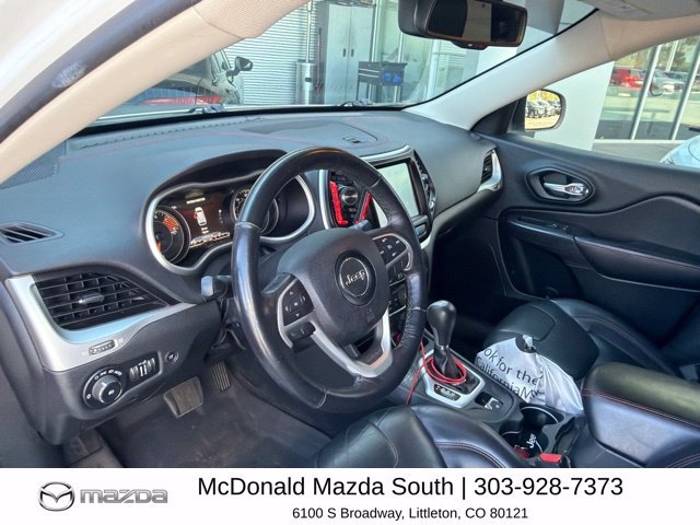 Used 2016 White Jeep Trailhawk image 7