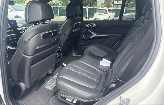Used 2025 Alpine White BMW M60i image 4