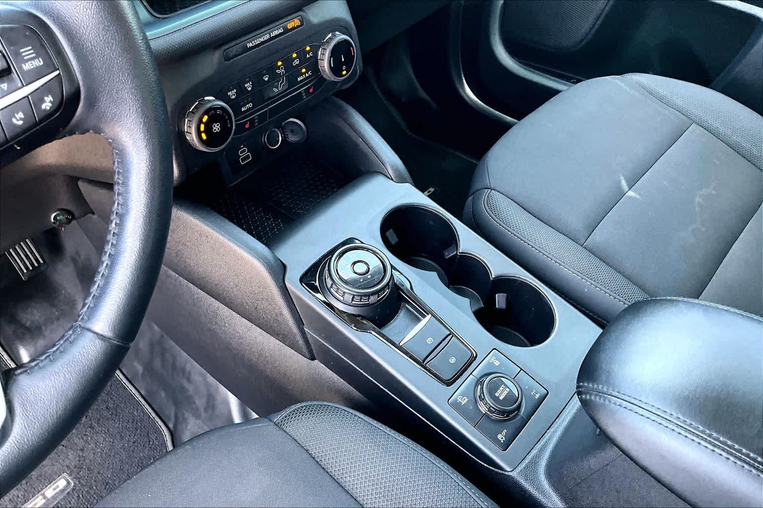 Used 2023 Cactus Gray Ford Badlands image 16