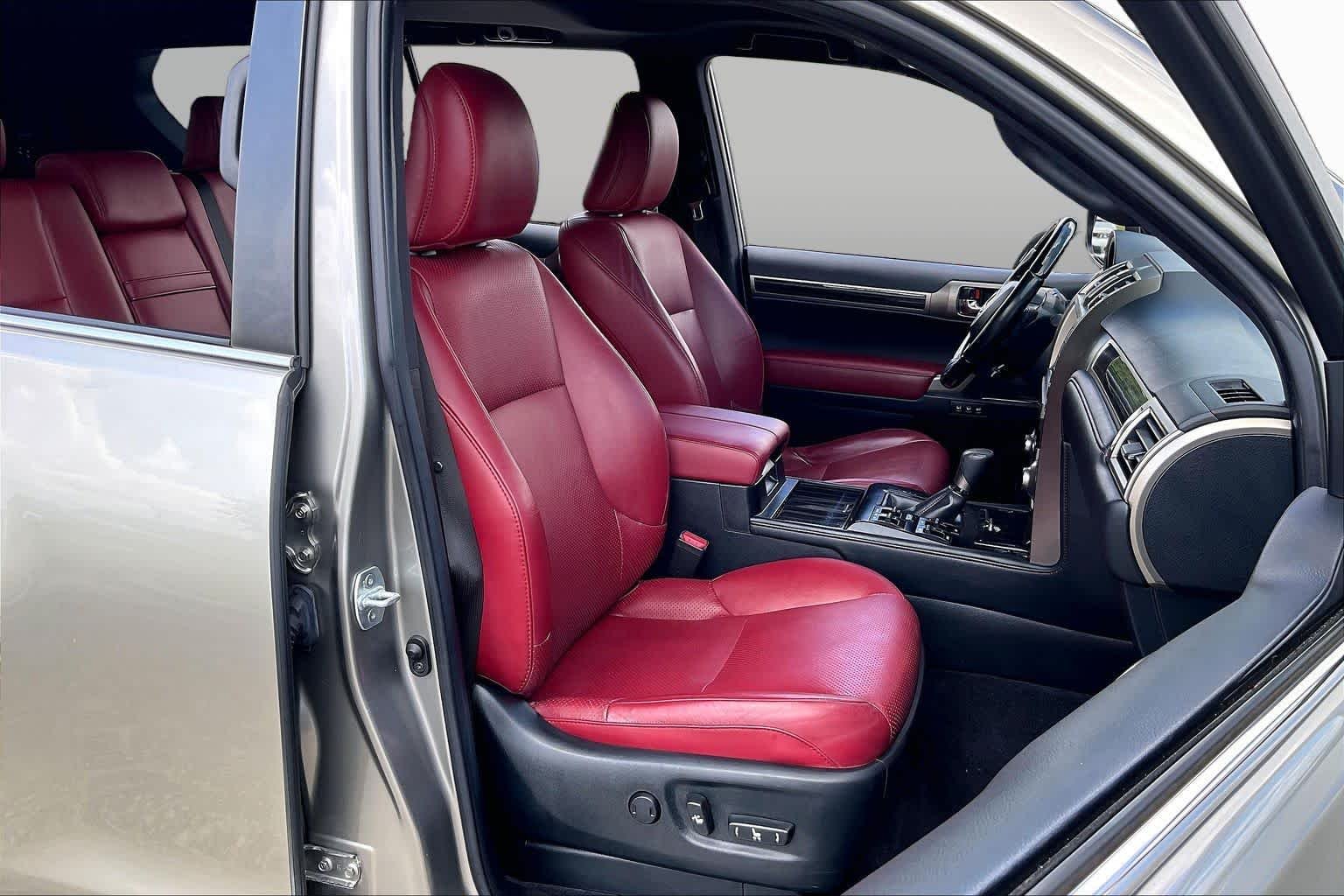 Used 2021 Atomic Silver Lexus Luxury image 8