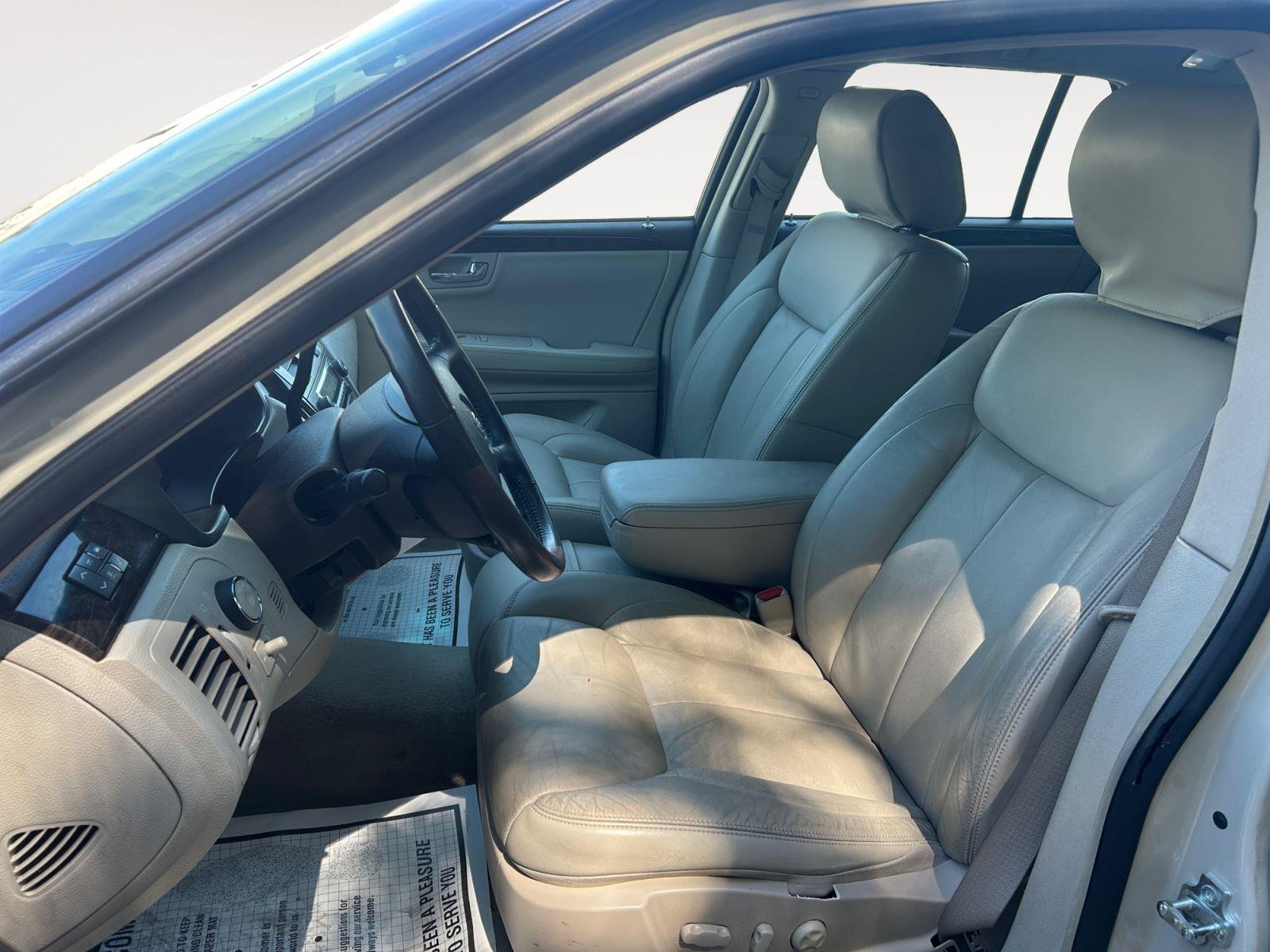 Used 2010 Vanilla Latte Cadillac w/1SA image 9