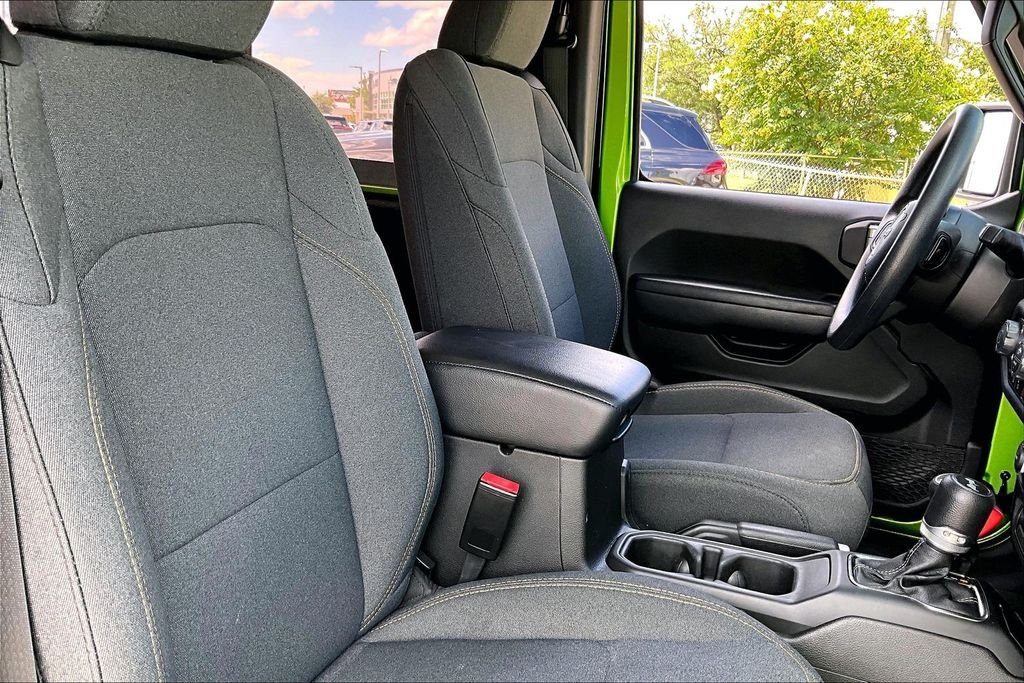 Used 2025 Green Jeep Sport image 28