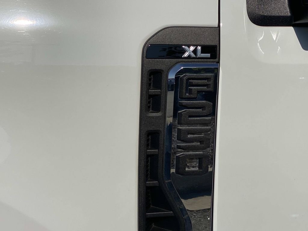 Used 2024 Oxford White Ford XL image 10