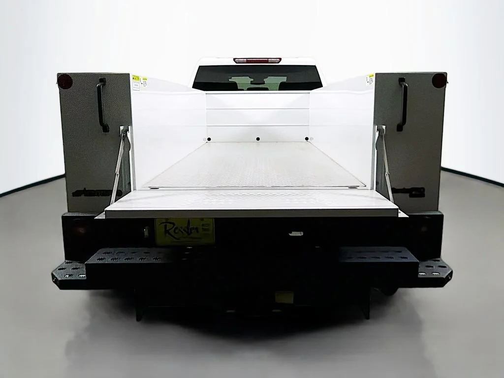 New 2026 Summit White Chevrolet WT image 22