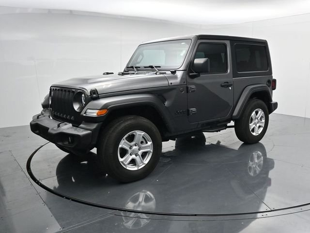Used 2023 Gray Jeep Sport S image 3